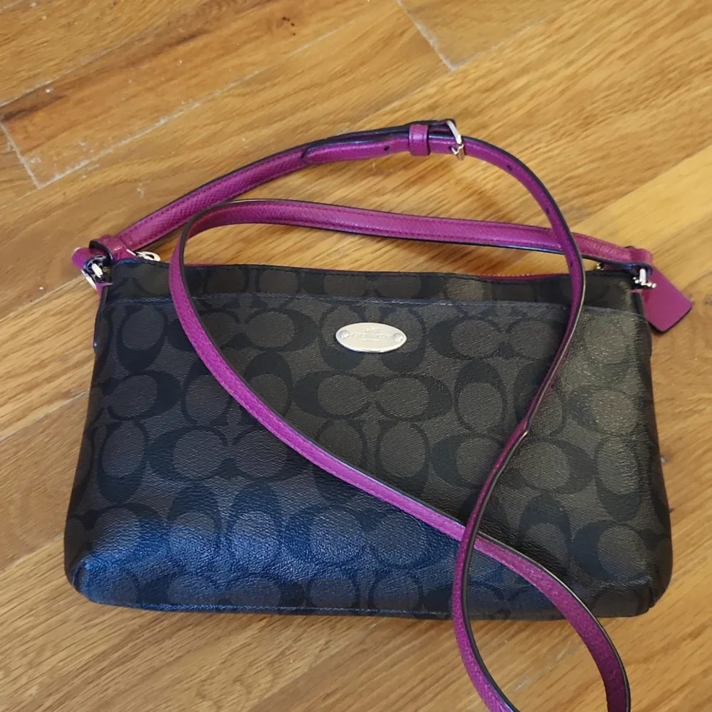Coach East West pop crossbody